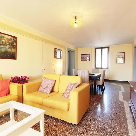 Apartment In Valbelluna Near Dolomites 아파트